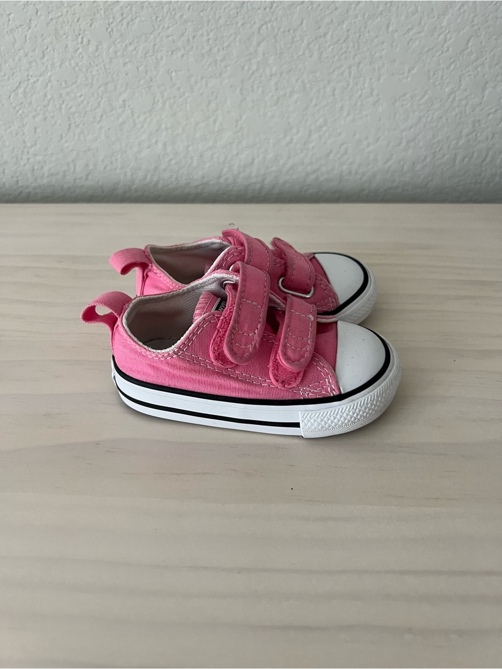 Toddler/baby pink converse size 4